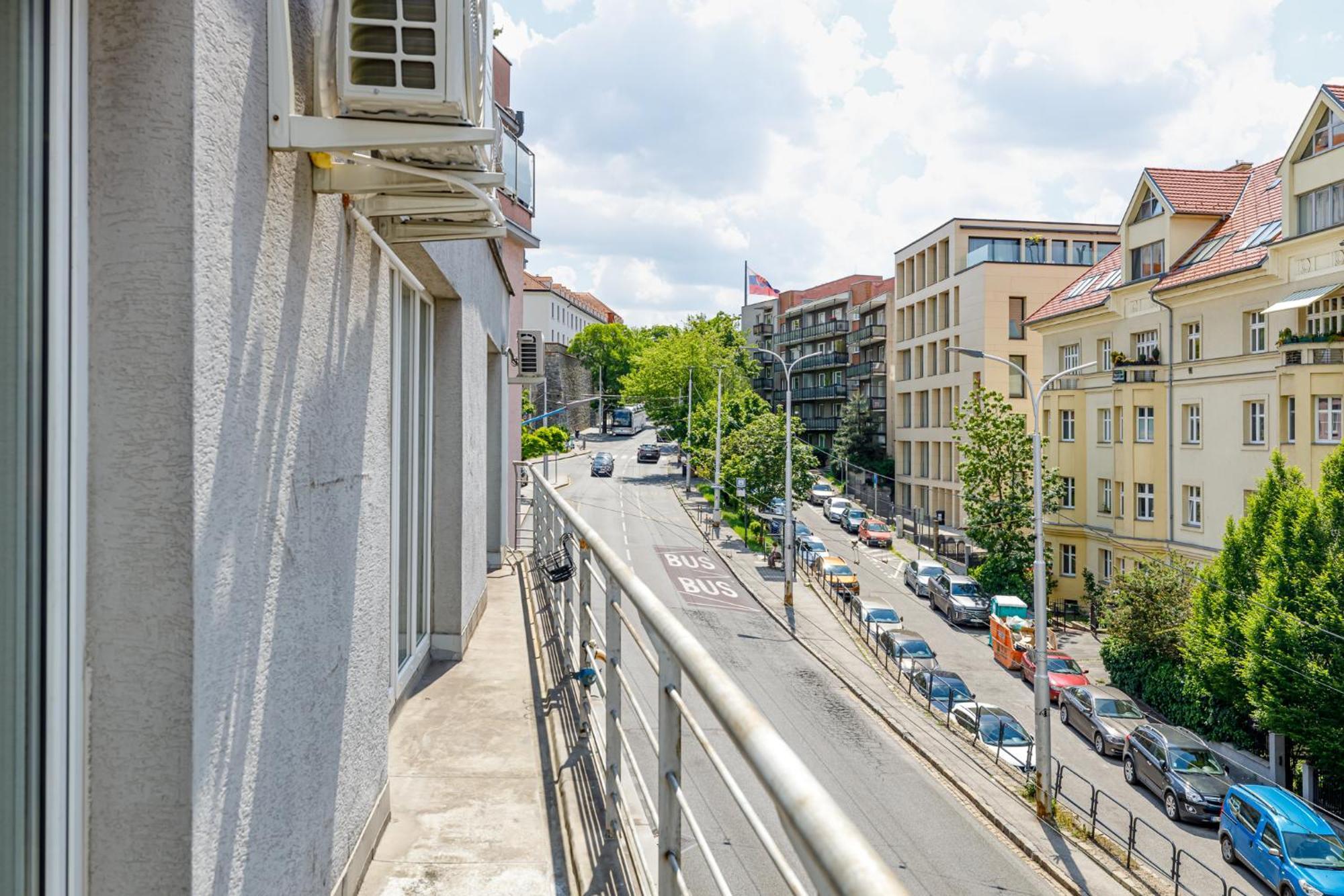Matteo - Modern Appartment With Free Parking Bratislava Buitenkant foto